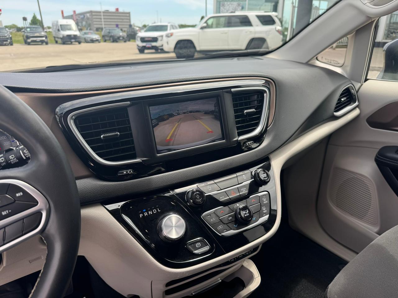 2024 Chrysler Grand Caravan SXT Photo