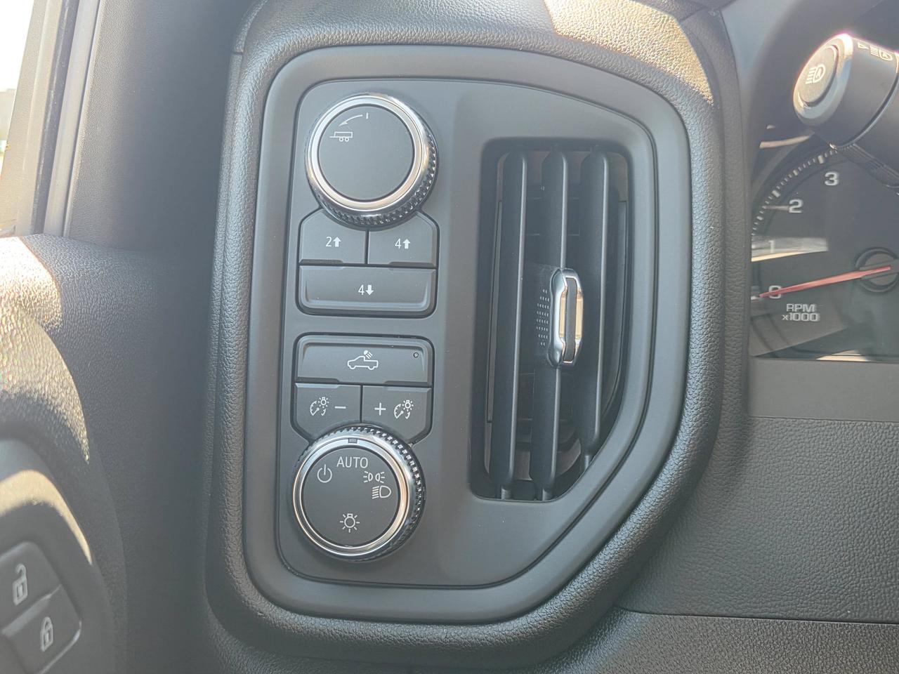 2026 GMC SIERRA 2500HD Pro Photo