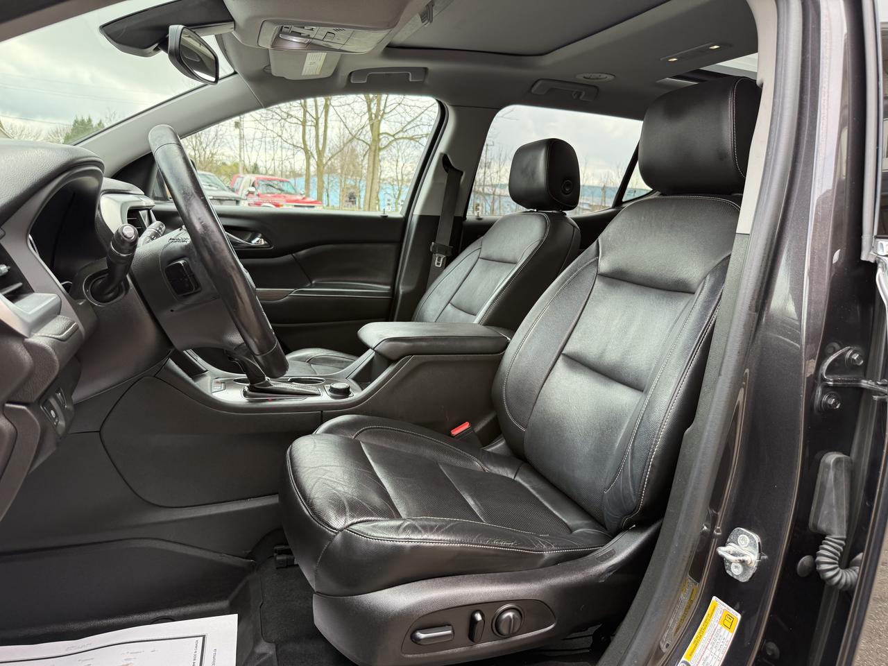 2017 GMC Acadia SLT Photo