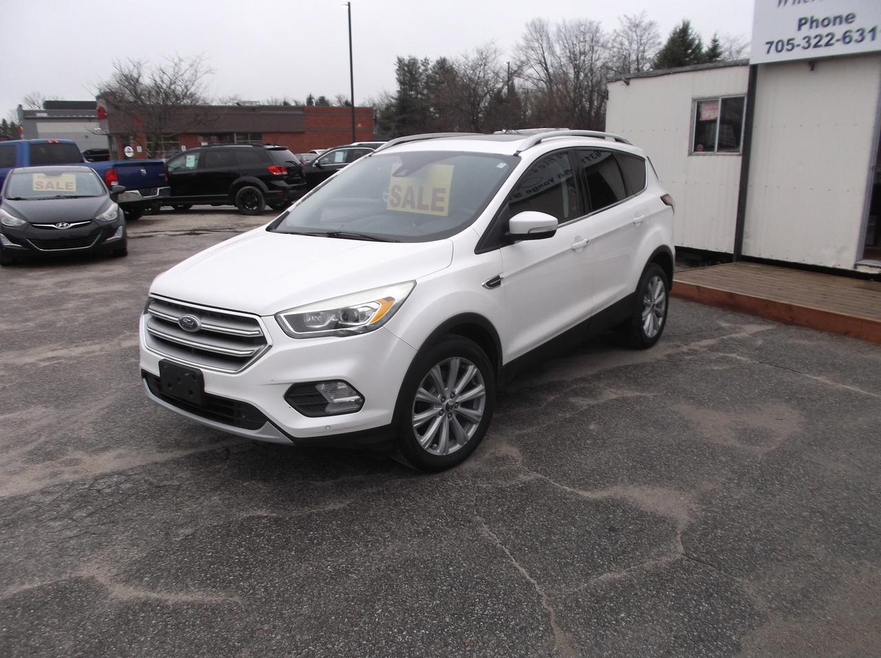 2017 Ford Escape AWD  TITANIUM Photo2