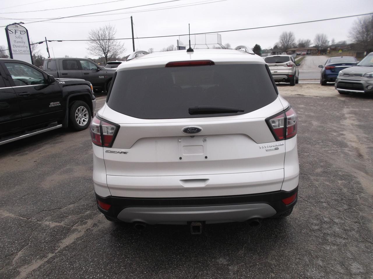 2017 Ford Escape AWD  TITANIUM Photo