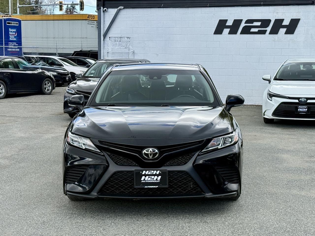 2018 Toyota Camry FINANCING AVAILABLE Photo2