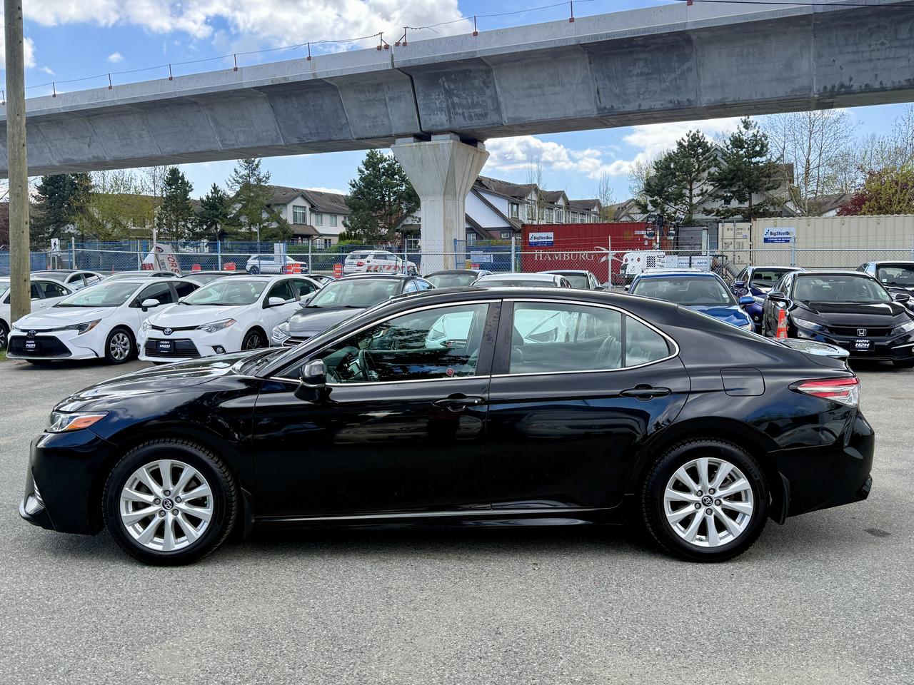 2018 Toyota Camry FINANCING AVAILABLE Photo8