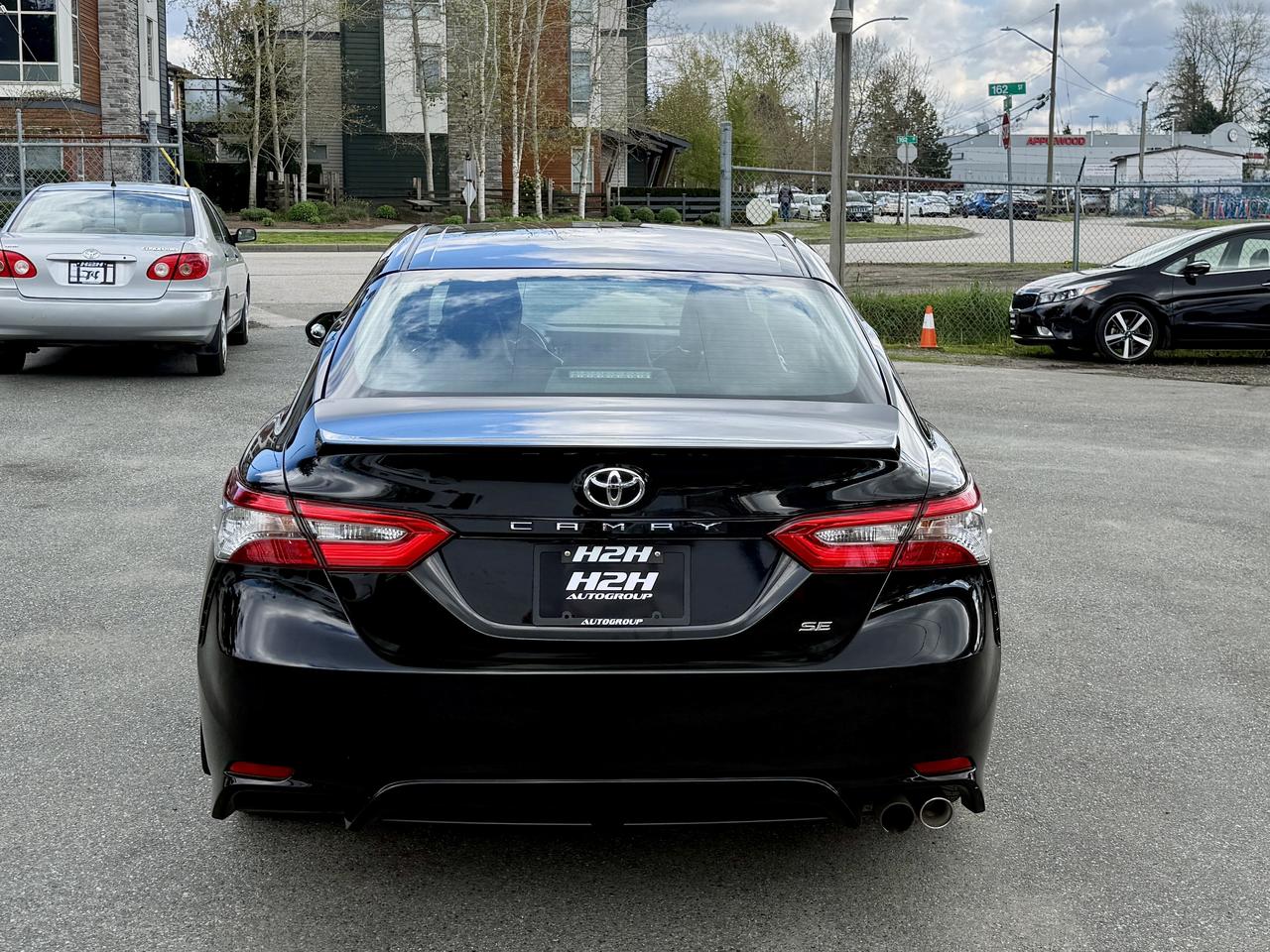 2018 Toyota Camry FINANCING AVAILABLE Photo6