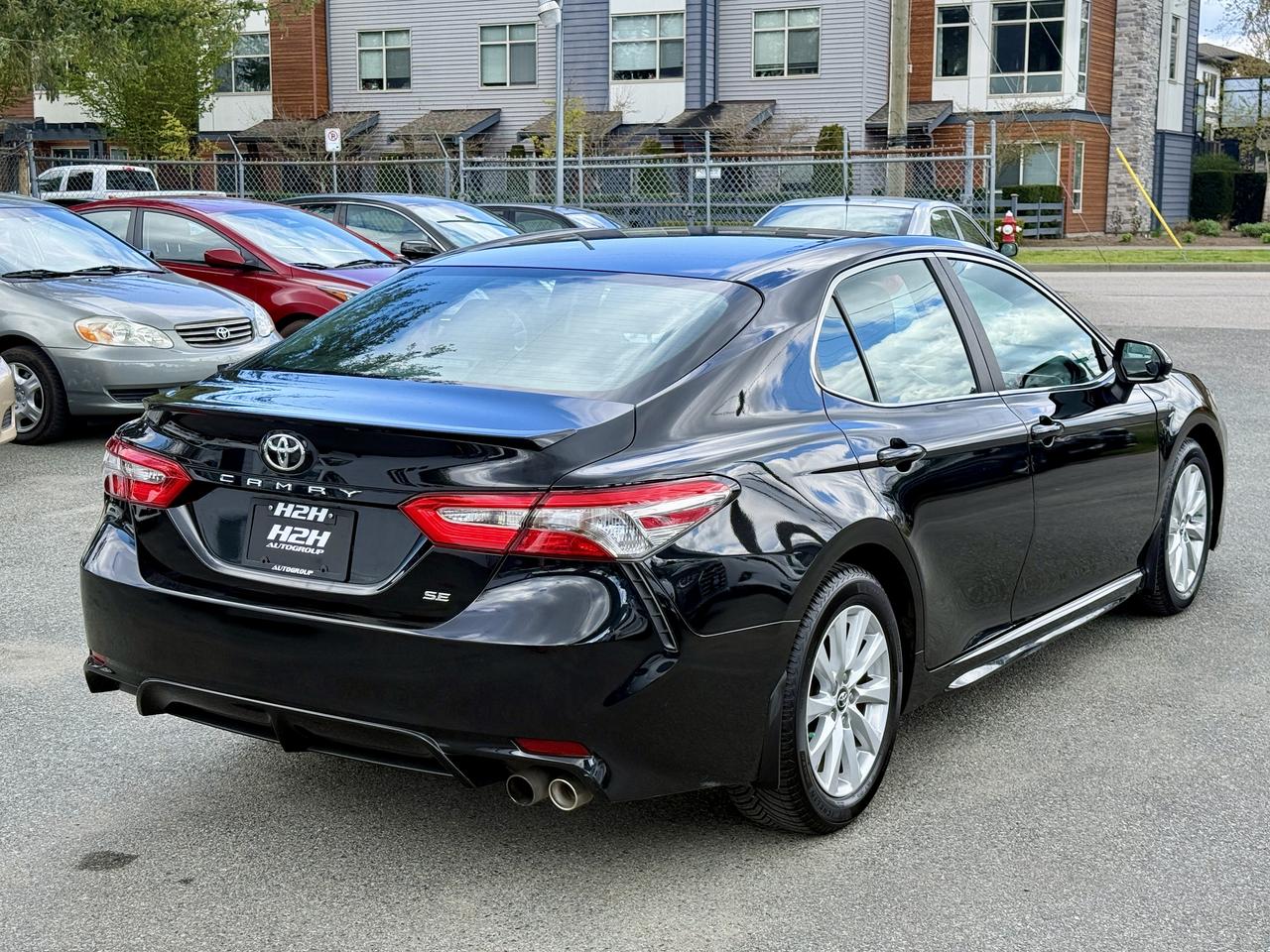 2018 Toyota Camry FINANCING AVAILABLE Photo5