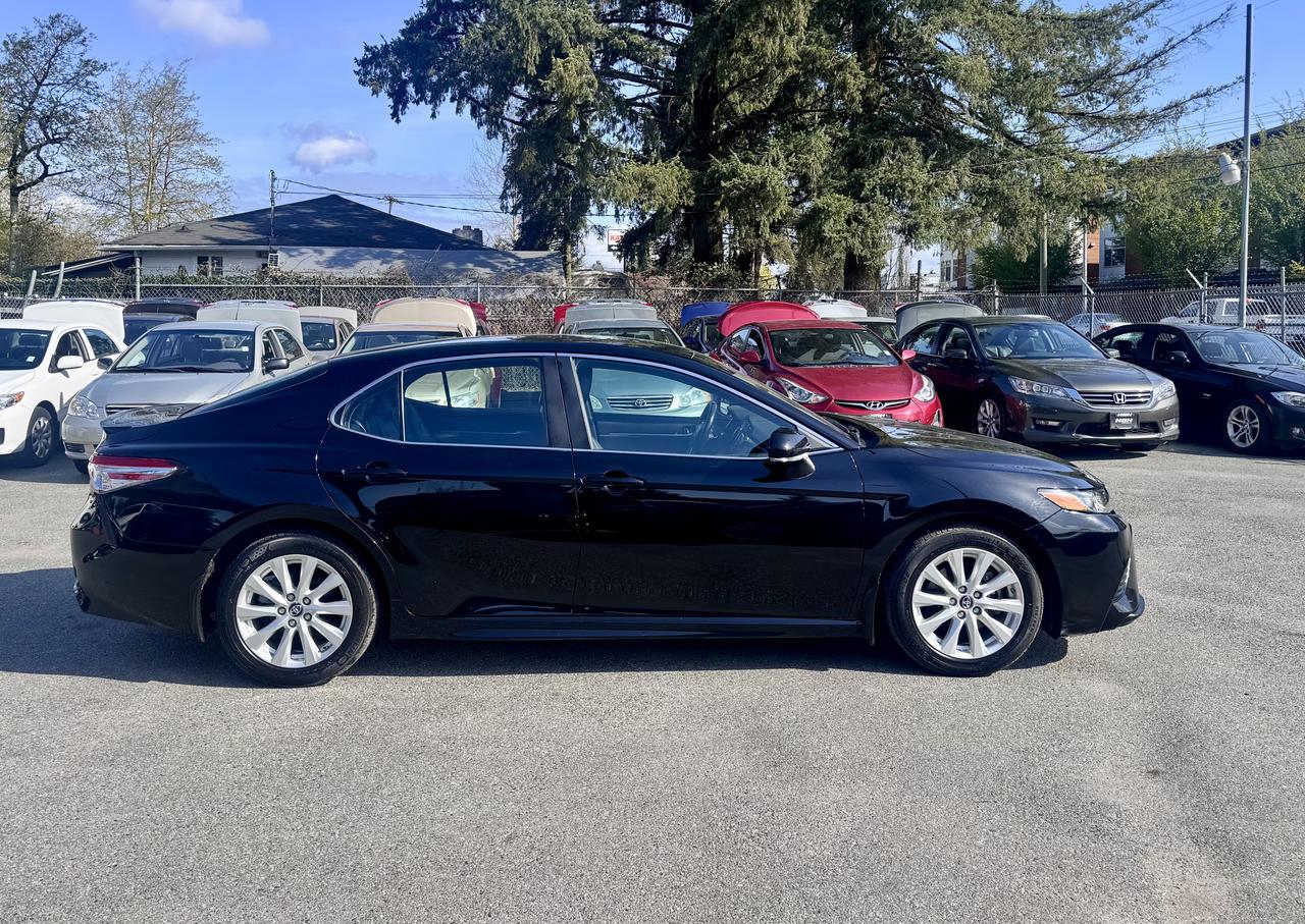 2019 Toyota Camry FINANCING AVAILABLE Photo4