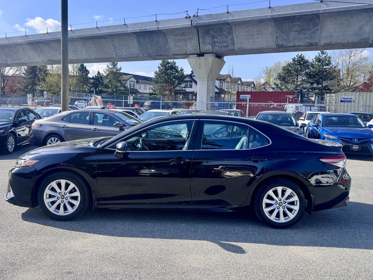 2019 Toyota Camry FINANCING AVAILABLE Photo8