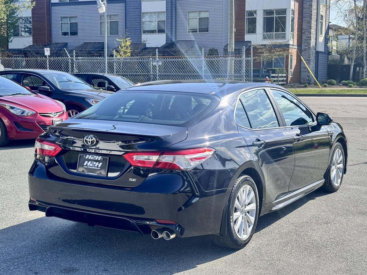 2019 Toyota Camry FINANCING AVAILABLE Photo5