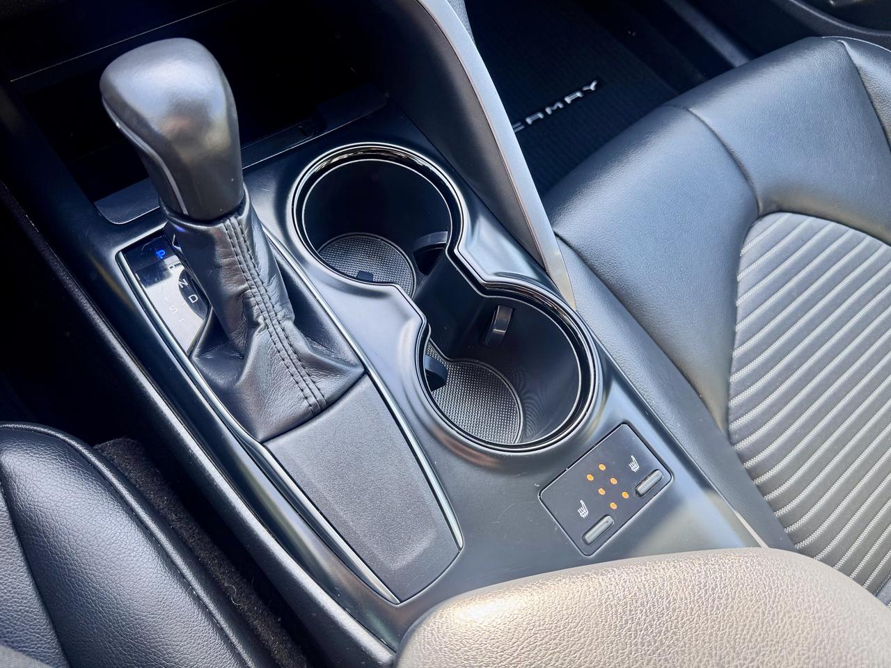 2019 Toyota Camry FINANCING AVAILABLE Photo12