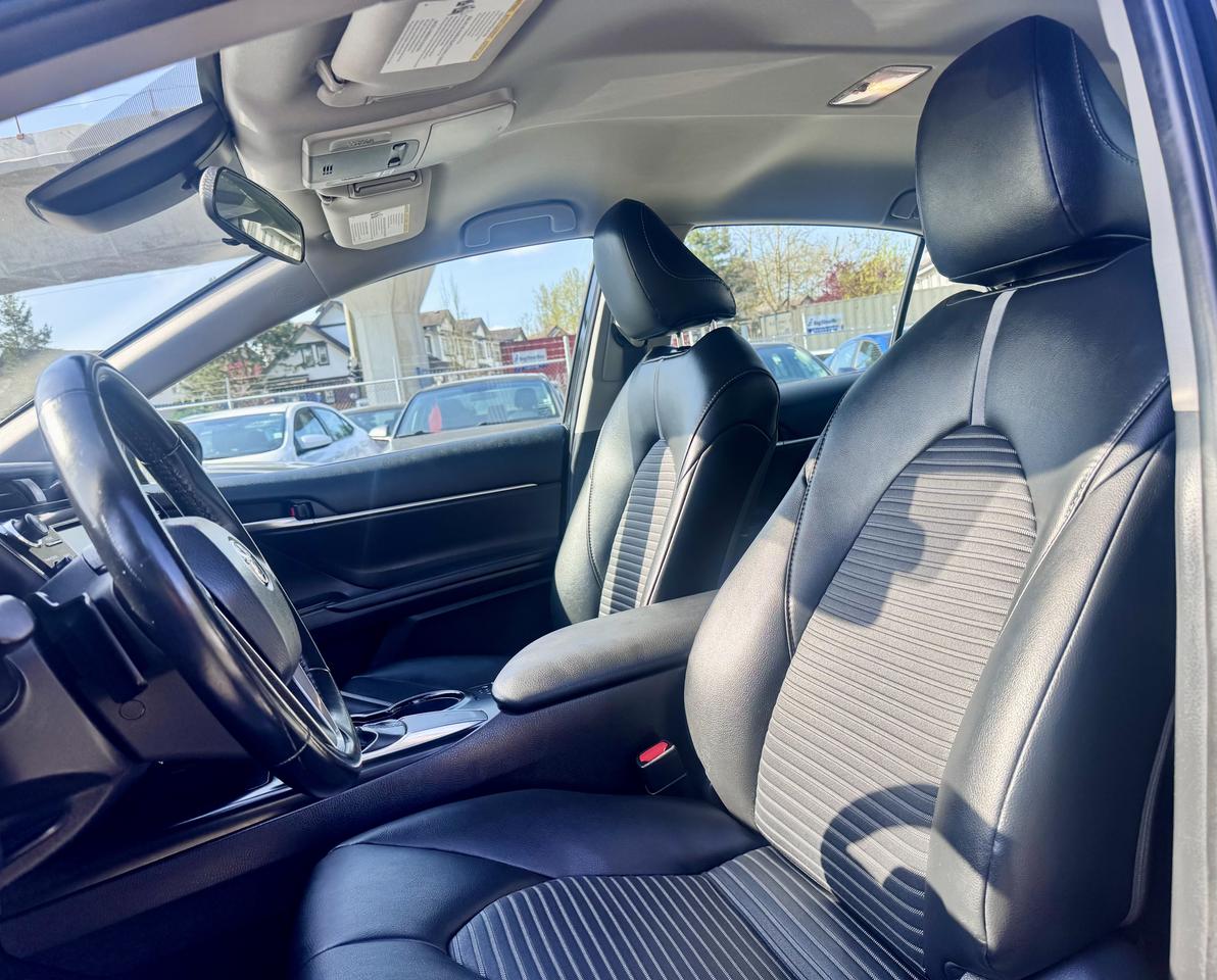 2019 Toyota Camry FINANCING AVAILABLE Photo9