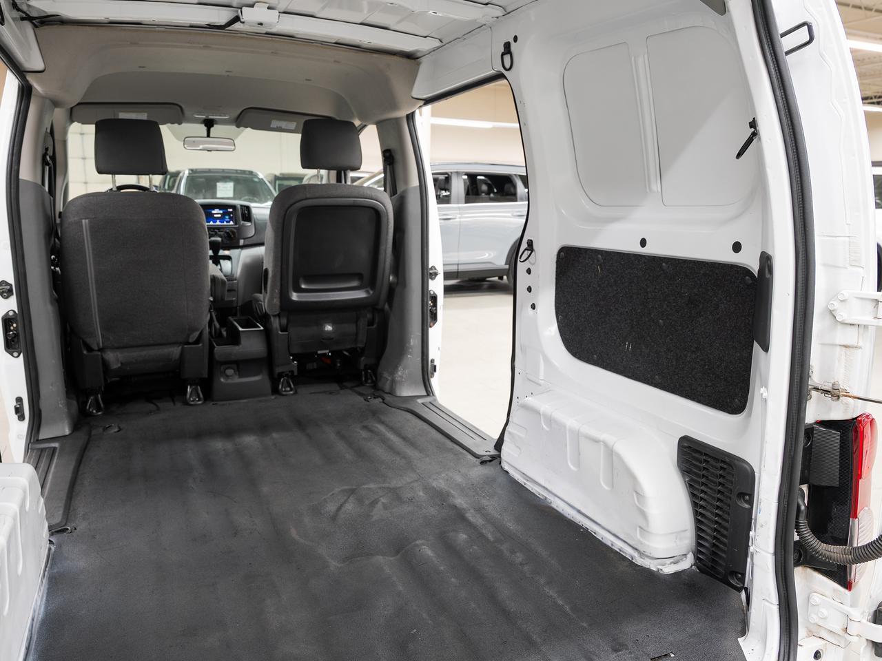 2021 Nissan NV200 SV | Dual Doors | Backup Camera | CarPlay