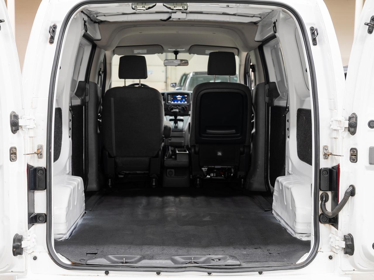 2021 Nissan NV200 SV | Dual Doors | Backup Camera | CarPlay