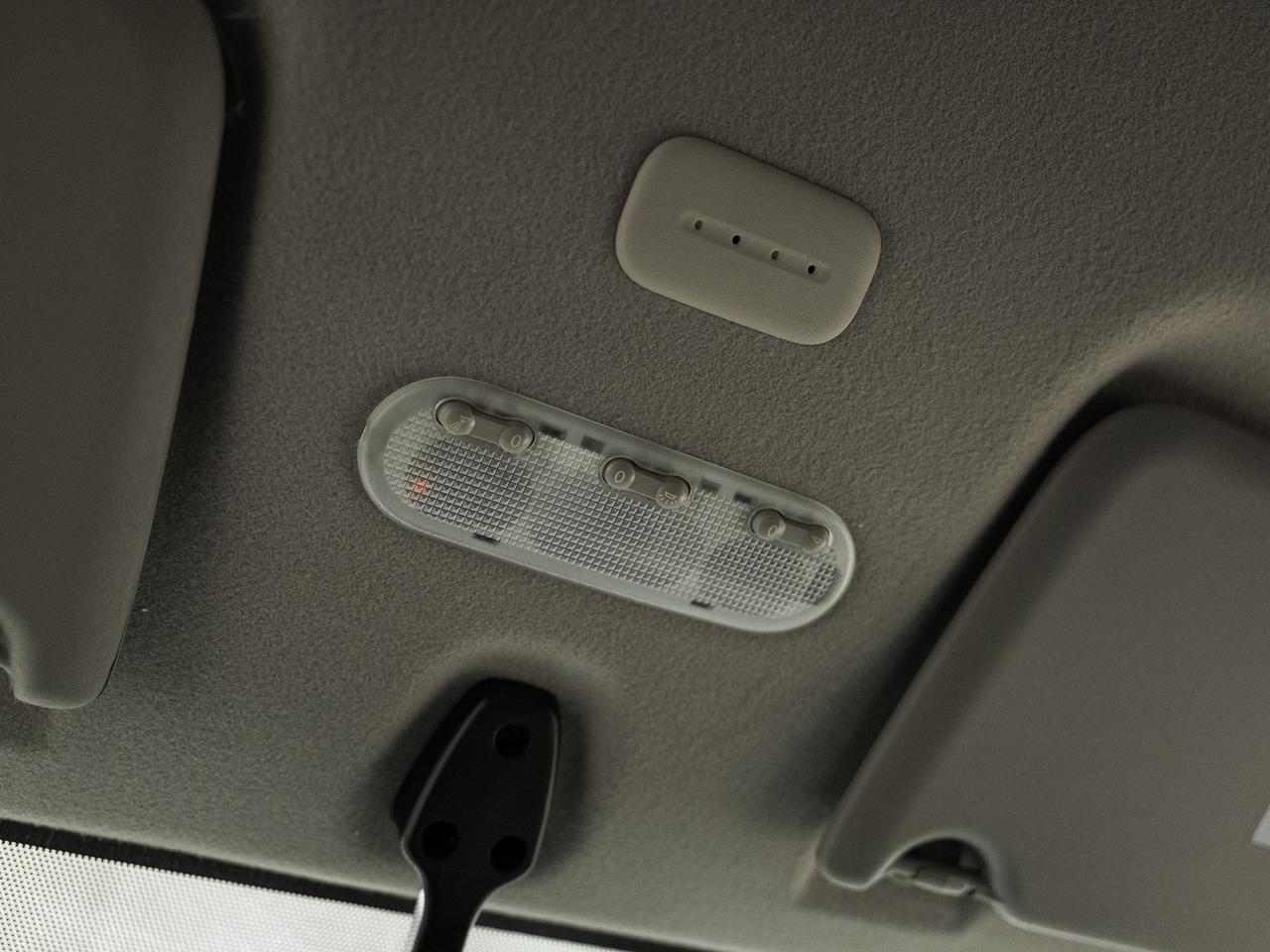2021 Nissan NV200 SV | Dual Doors | Backup Camera | CarPlay Photo