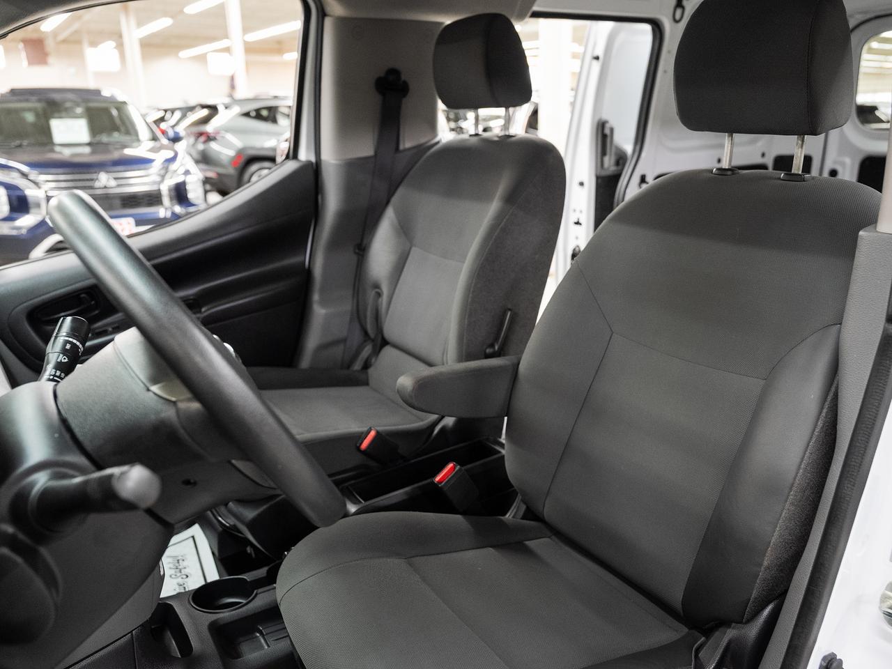 2021 Nissan NV200 SV | Dual Doors | Backup Camera | CarPlay Photo