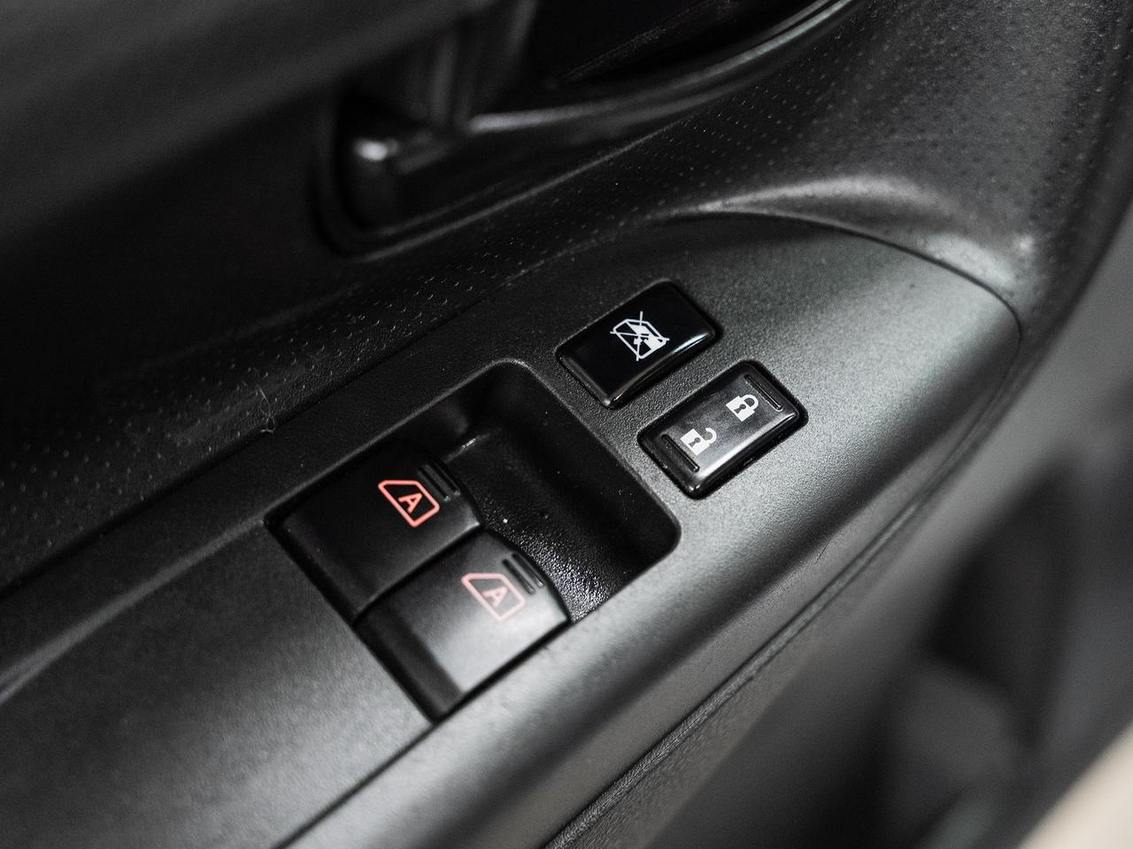 2021 Nissan NV200 SV | Dual Doors | Backup Camera | CarPlay
