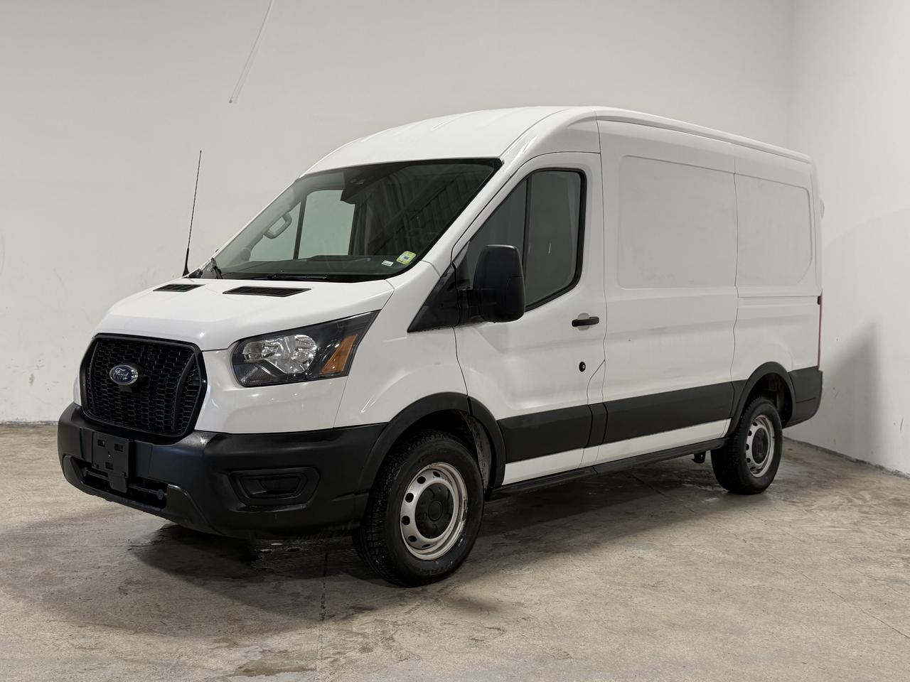 2022 Ford Transit Cargo Van 250 Van Med. Roof w/Sliding Pass. 130-in. WB - Photo #1