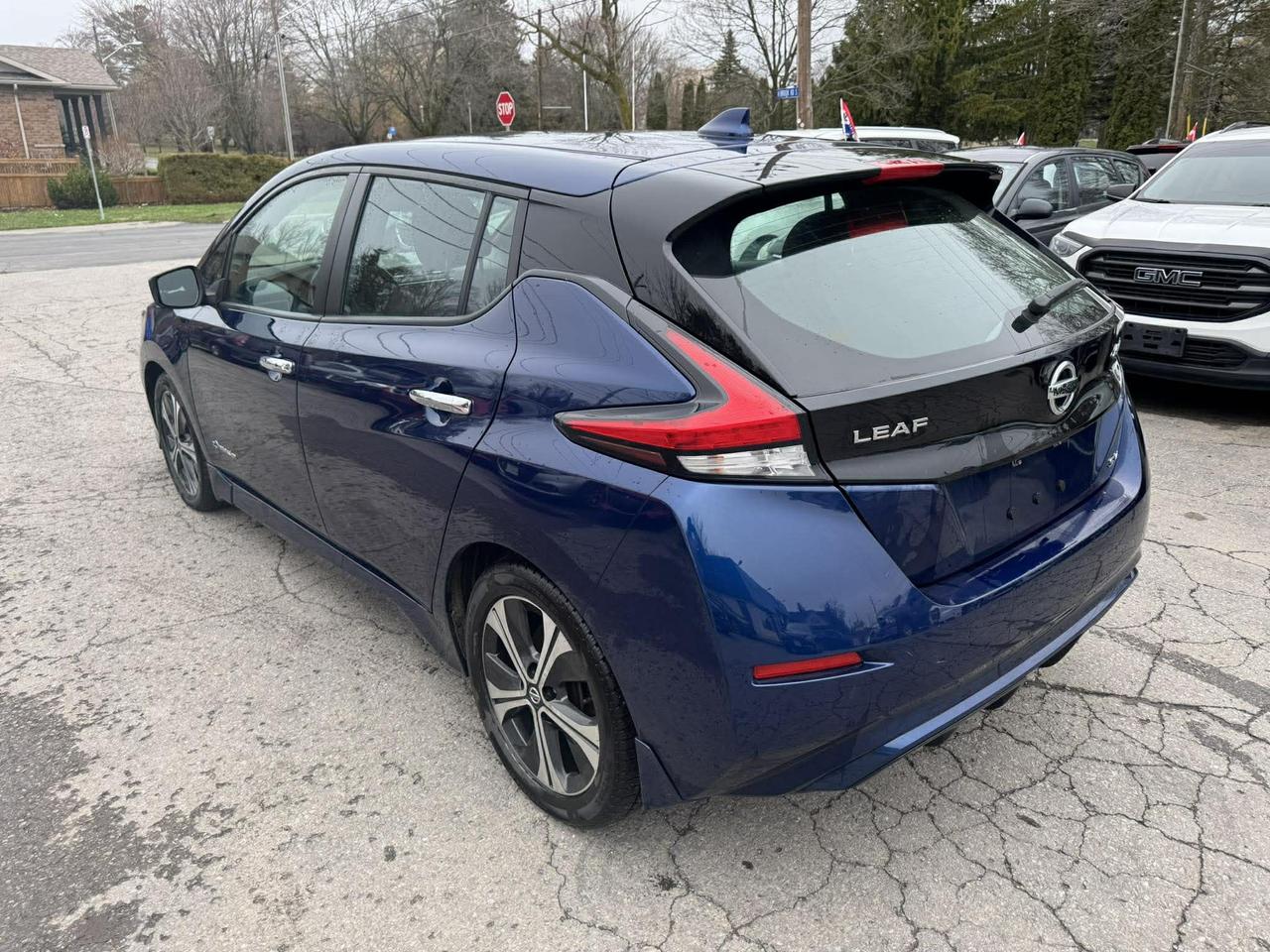 2019 Nissan Leaf SV Photo2
