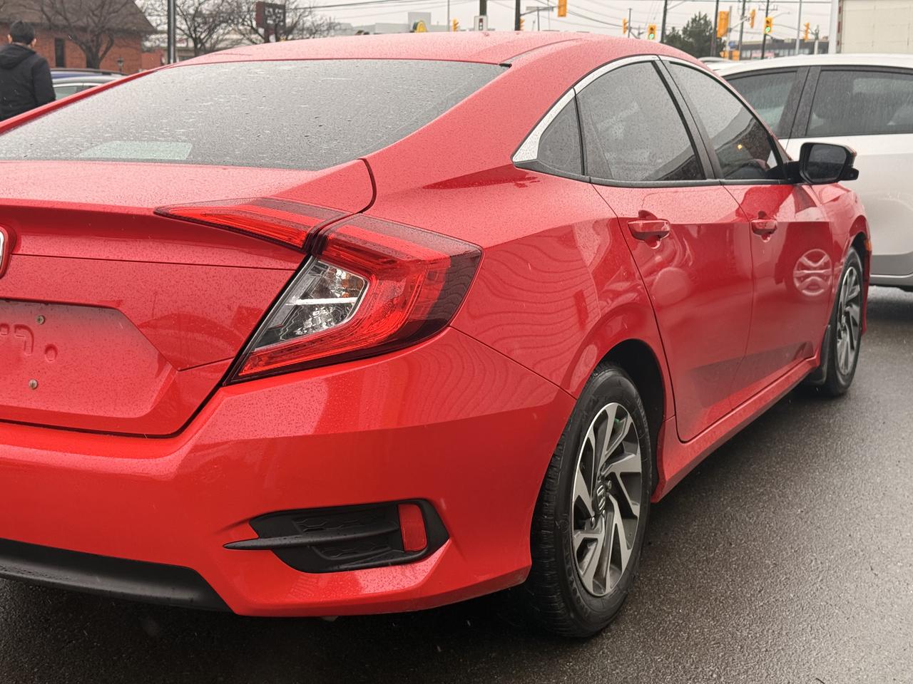 2017 Honda Civic 4dr CVT EX Photo4