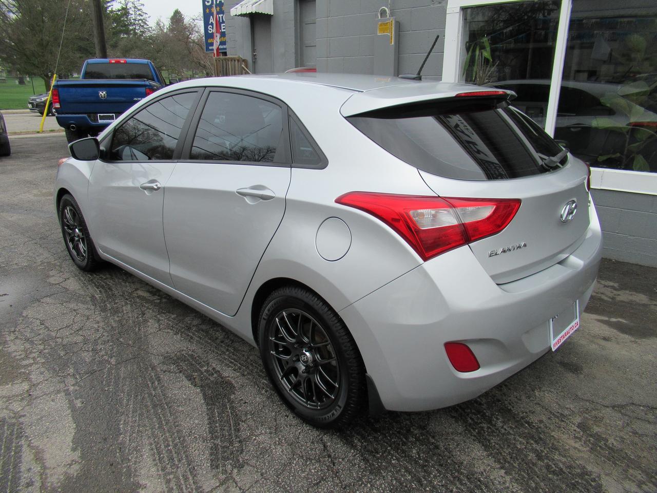 2016 Hyundai Elantra GT GL Photo