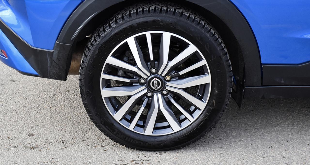 2021 Nissan Kicks SV Photo3