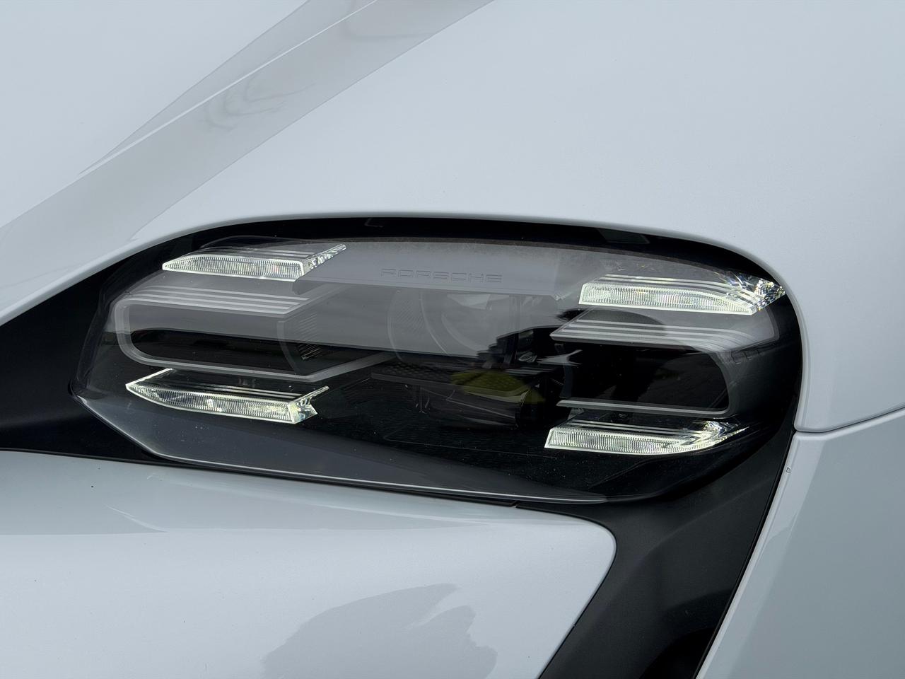 2021 Porsche Taycan Base **PREMIUM PACKAGE** Photo