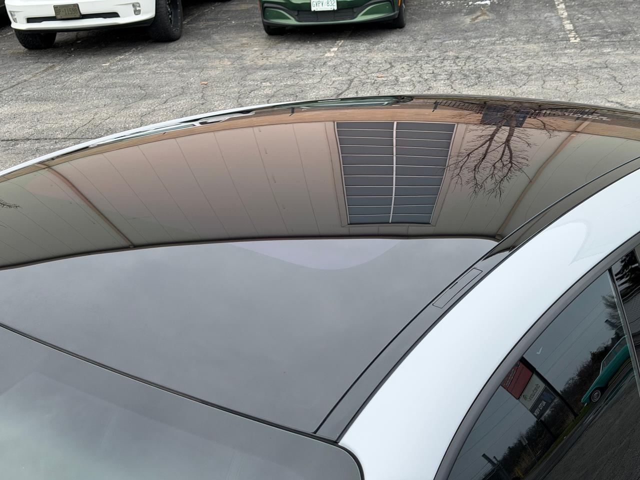 2021 Porsche Taycan Base **PREMIUM PACKAGE** Photo