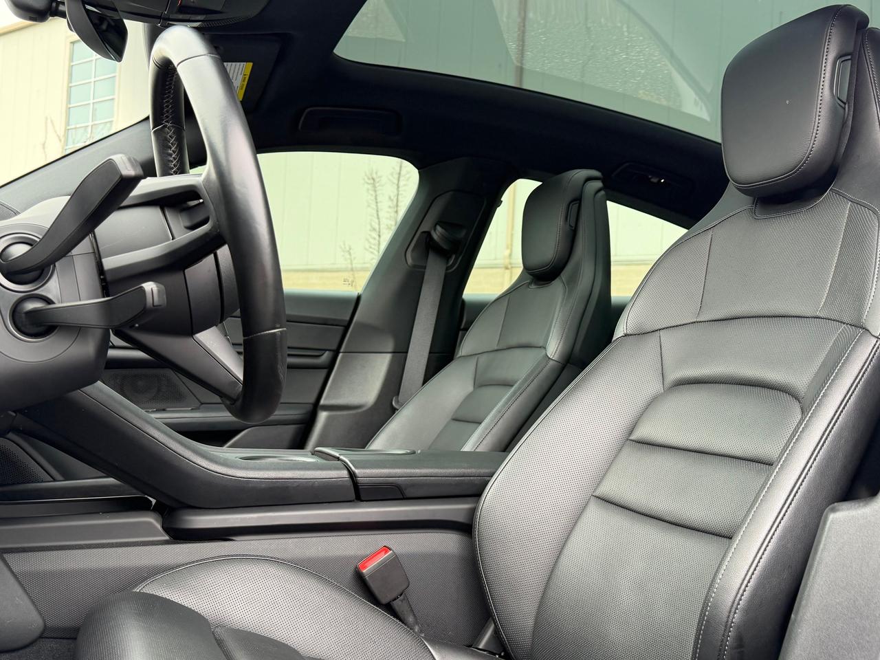 2021 Porsche Taycan Base **PREMIUM PACKAGE** Photo
