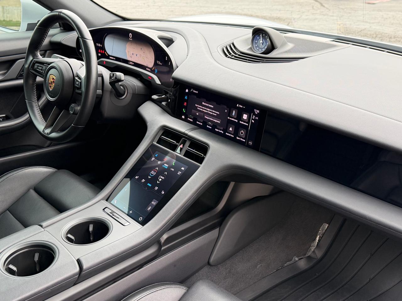 2021 Porsche Taycan Base **PREMIUM PACKAGE** Photo