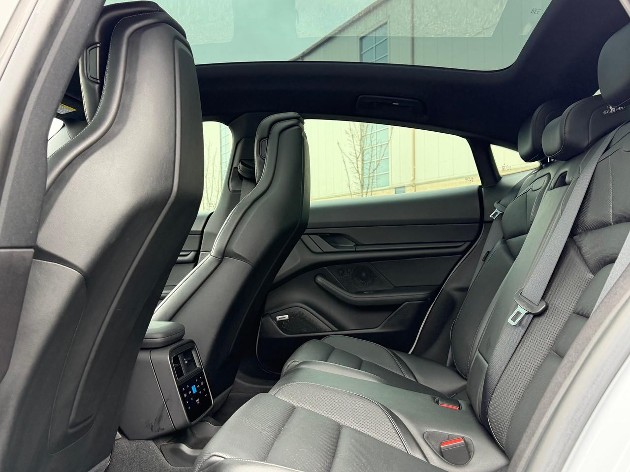 2021 Porsche Taycan Base **PREMIUM PACKAGE** Photo