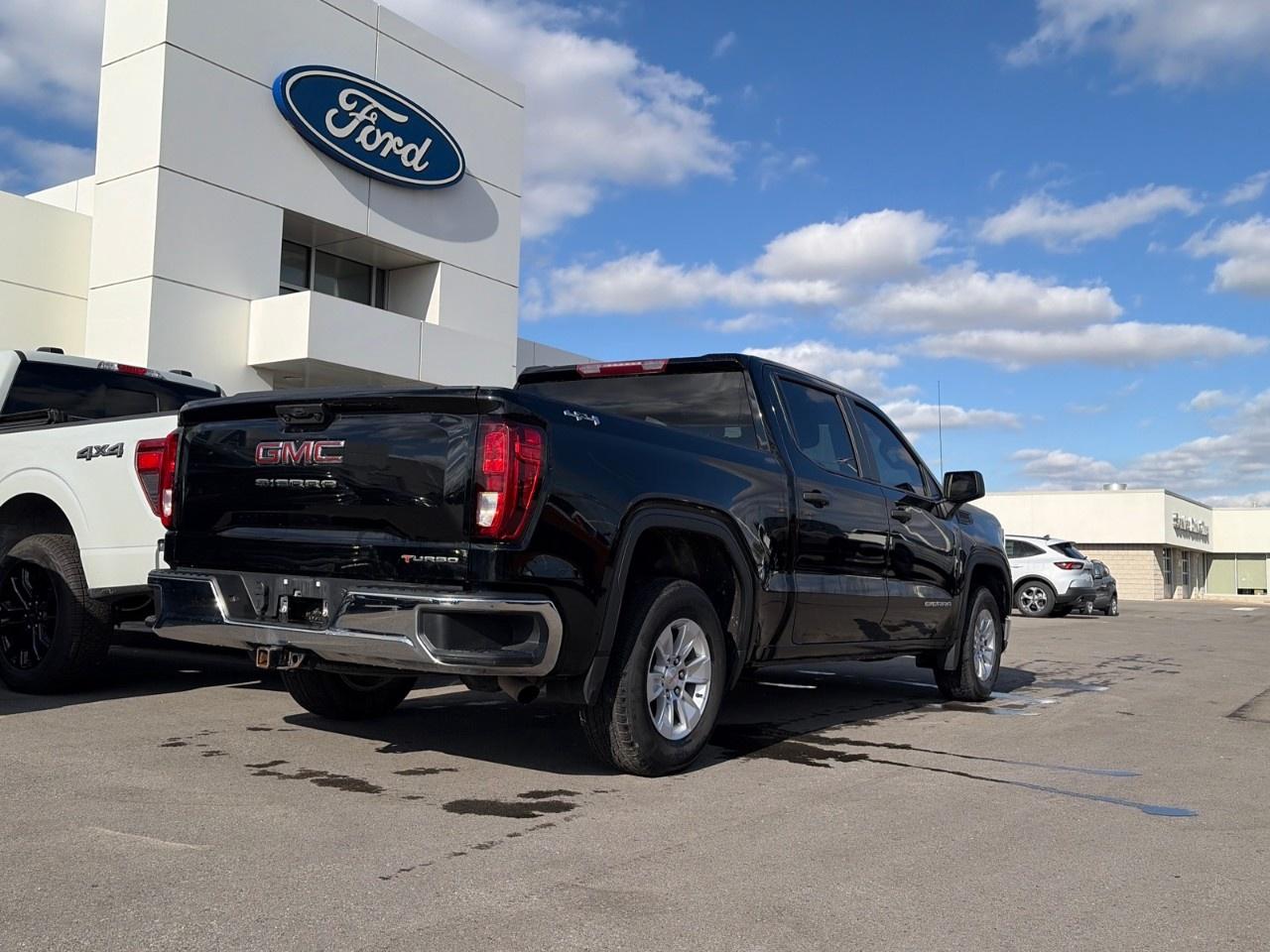 2023 GMC Sierra 1500 Crew Cab Short Box 4-Wheel Drive Pro Photo2
