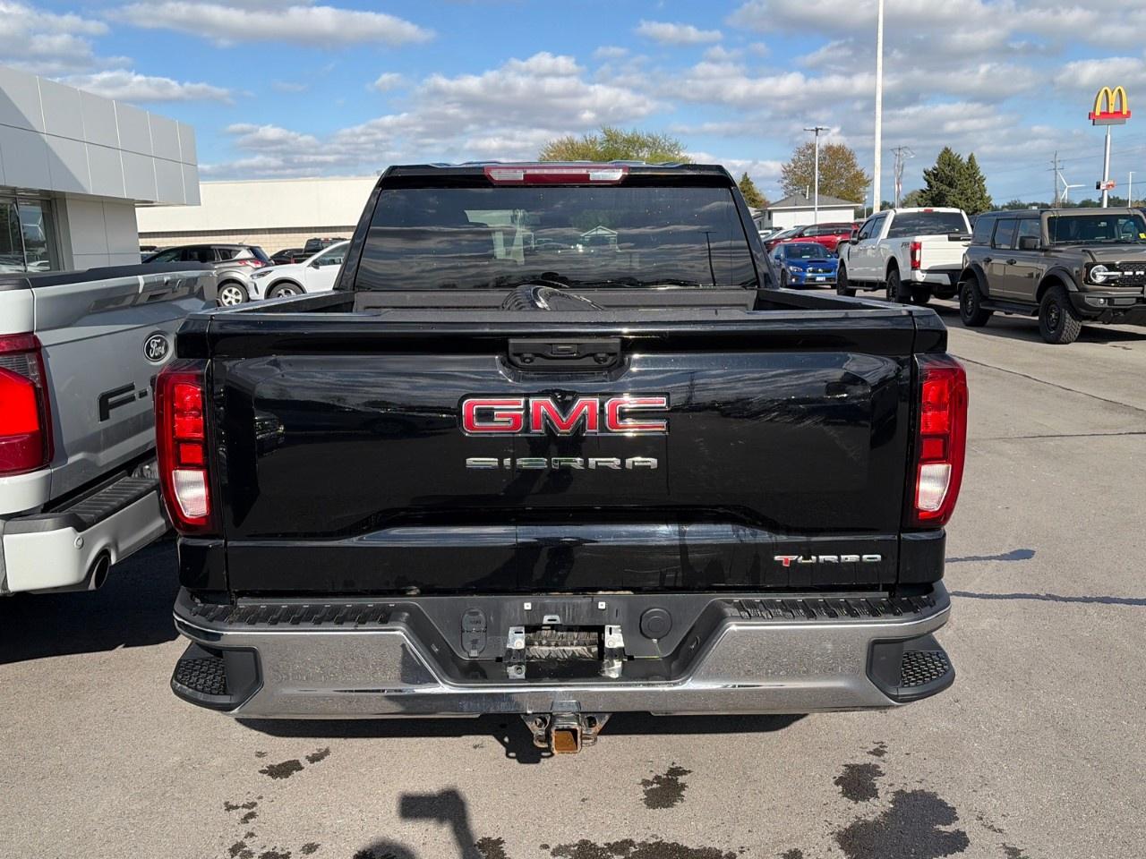 2023 GMC Sierra 1500 Crew Cab Short Box 4-Wheel Drive Pro Photo3