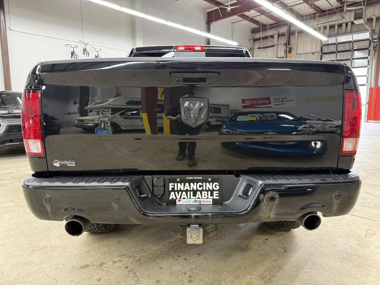 2022 RAM 1500 Classic SLT Photo4