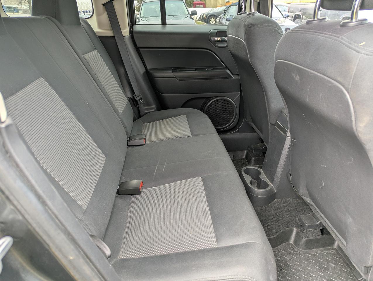 2011 Jeep Patriot "One OWNER 4X4 SUV" certified + FREE 6M warranty Photo