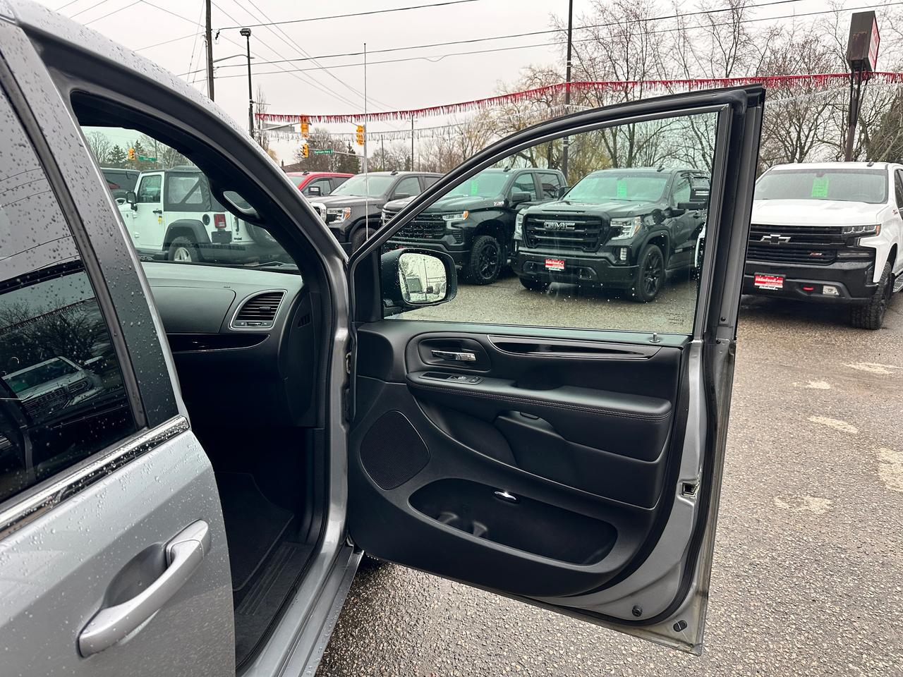 2019 Dodge Grand Caravan 35thAnniv. Leather Stow'N'Go BackupCam RemStart XM Photo