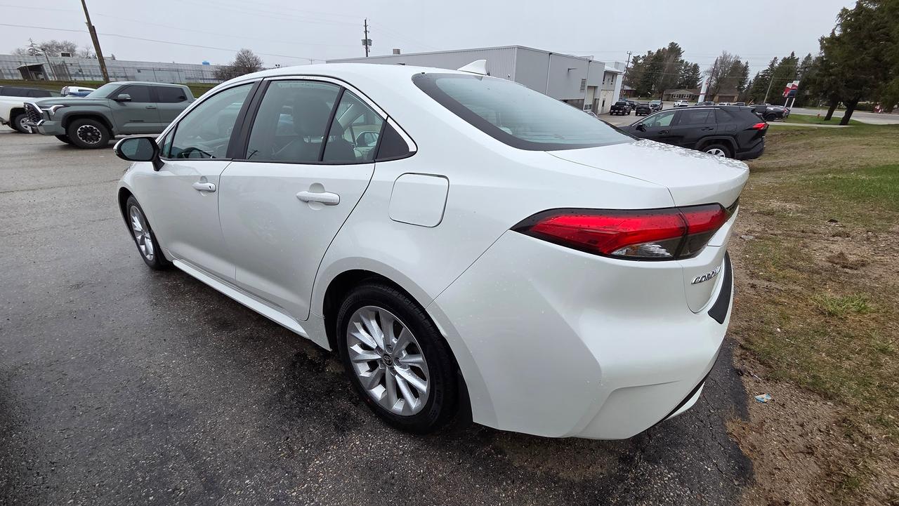 2020 Toyota Corolla XLE Photo