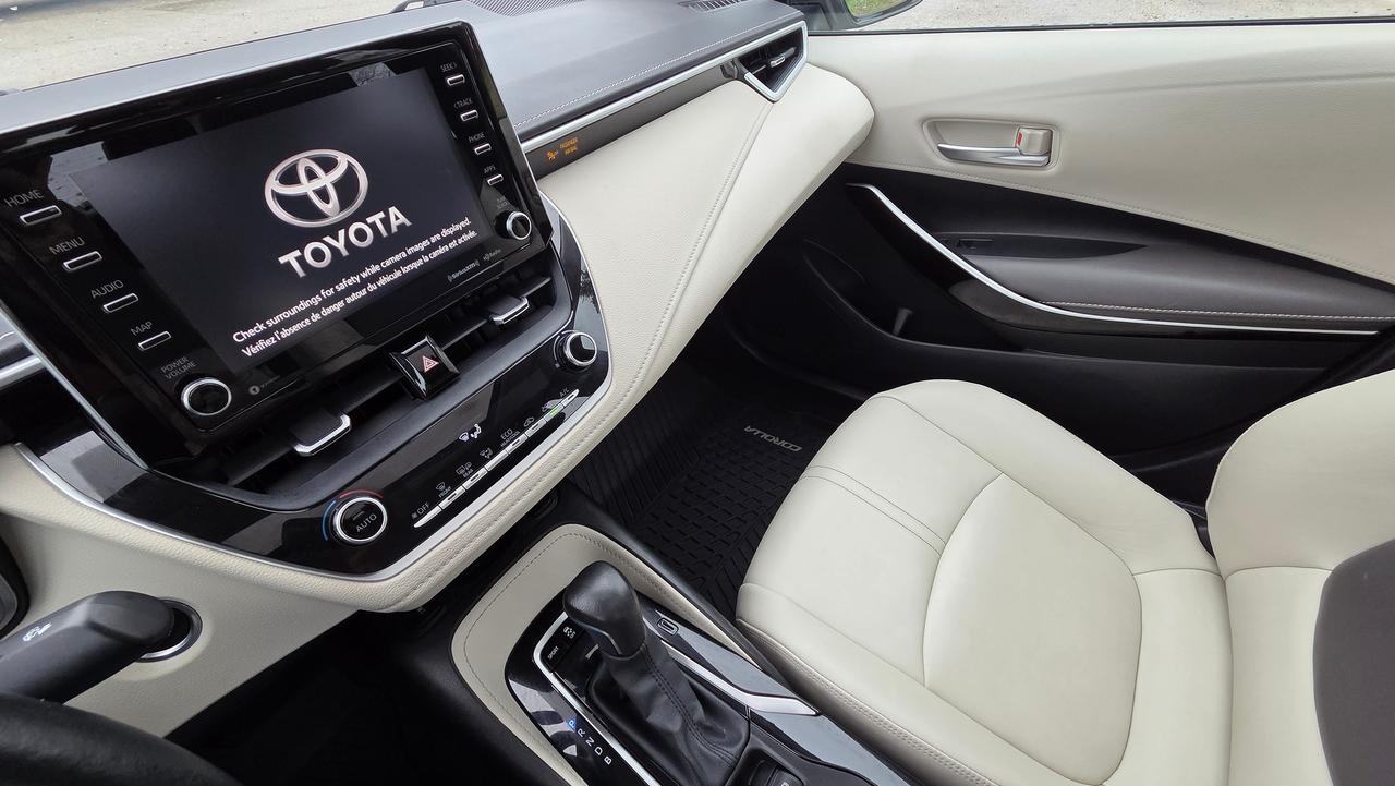 2020 Toyota Corolla XLE Photo