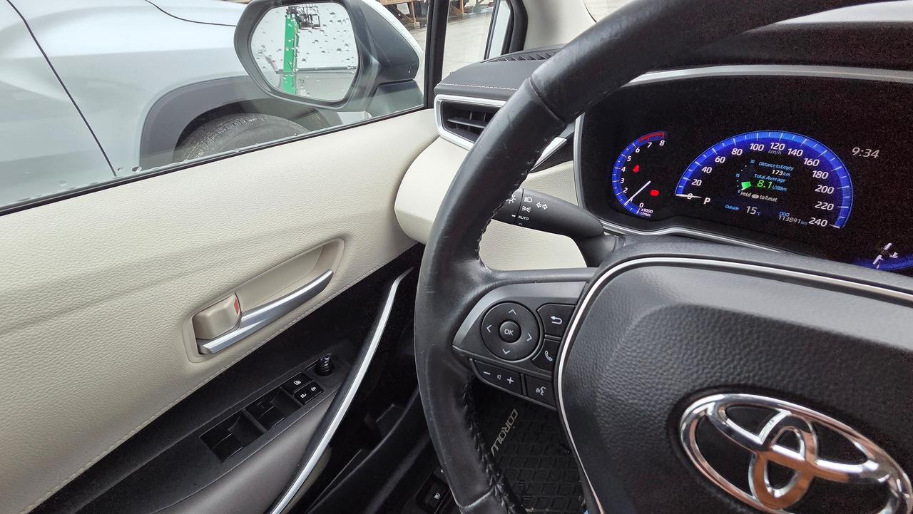 2020 Toyota Corolla XLE Photo