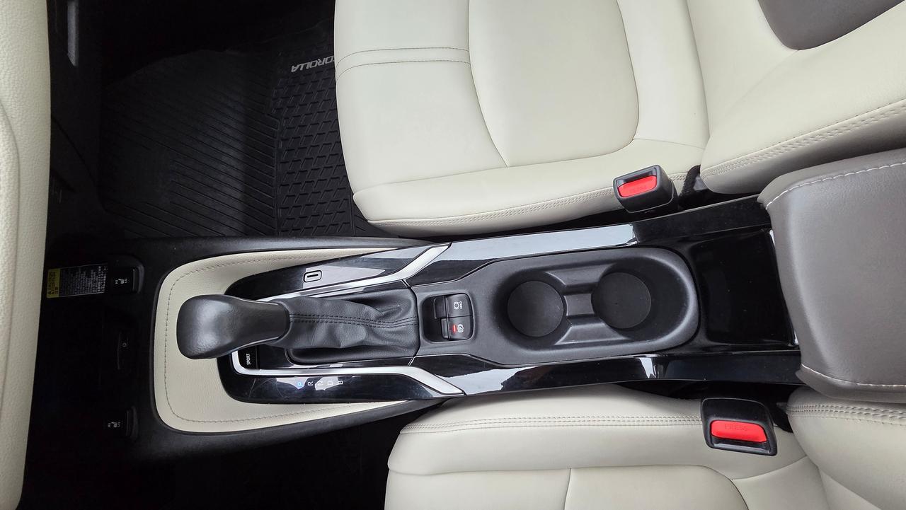 2020 Toyota Corolla XLE Photo