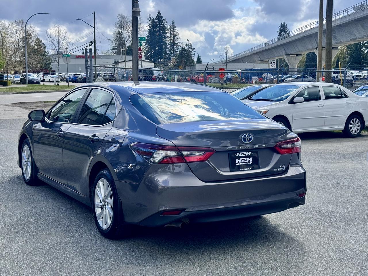 2023 Toyota Camry HYBRID FINANCING AVAILABLE Photo7