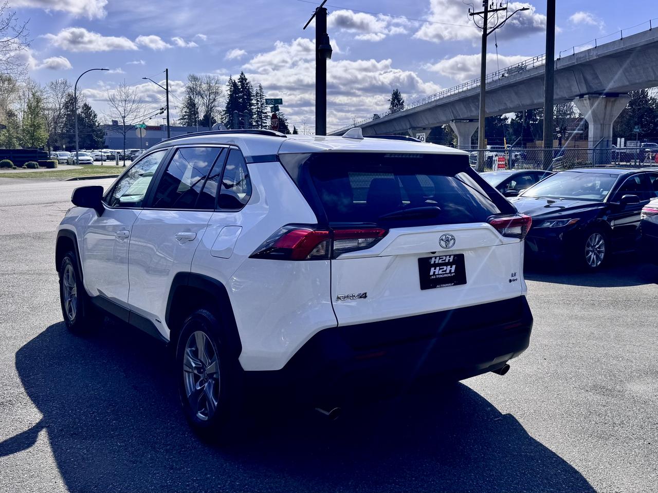 2025 Toyota RAV4 HYBRID FINANCING AVAILABLE Photo7