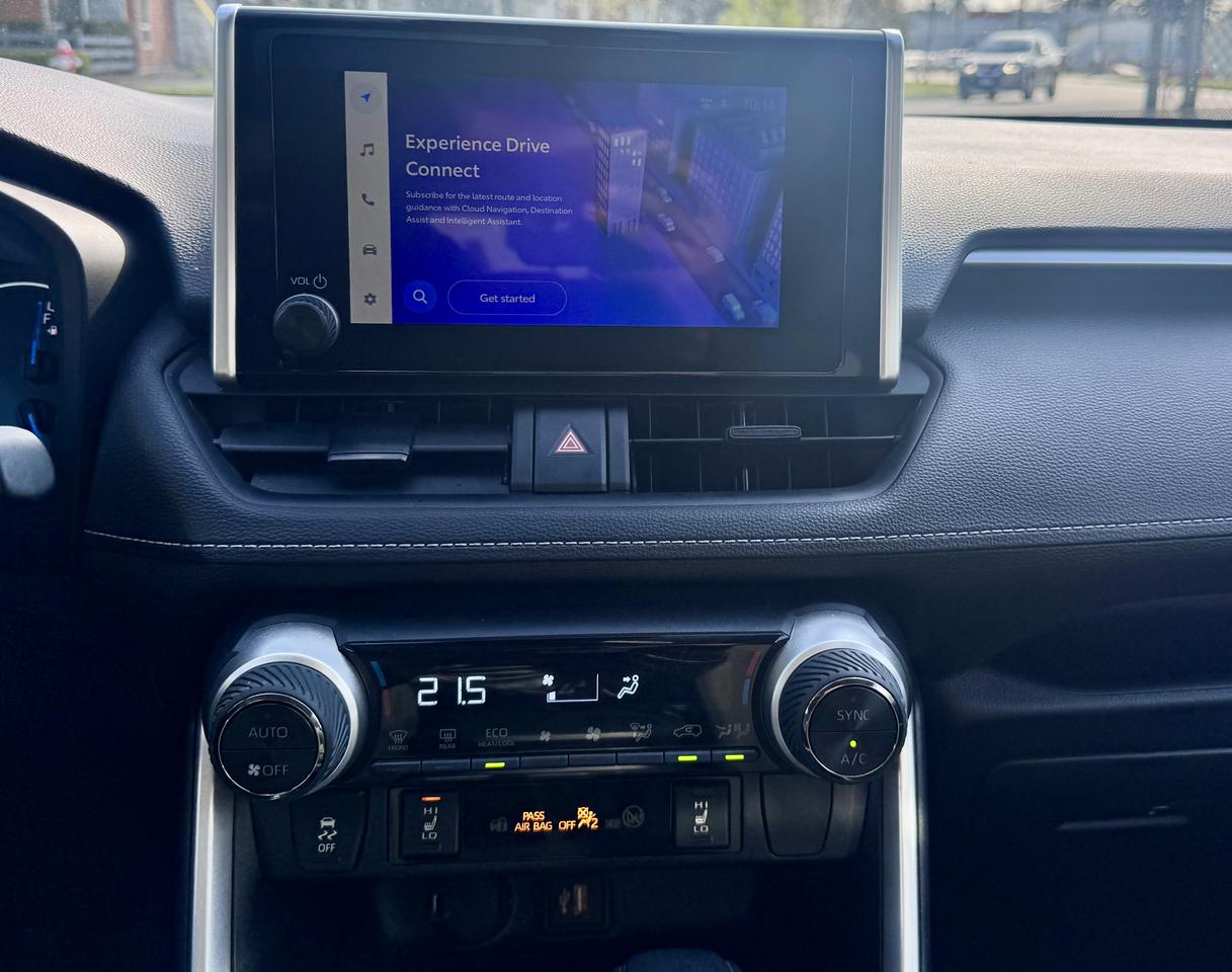 2025 Toyota RAV4 HYBRID FINANCING AVAILABLE Photo12