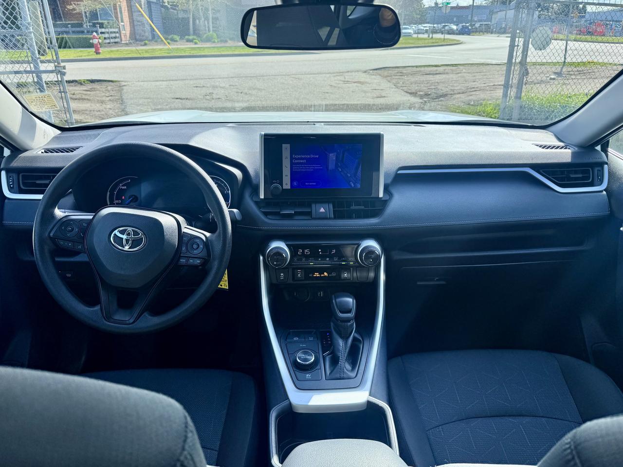 2025 Toyota RAV4 HYBRID FINANCING AVAILABLE Photo10