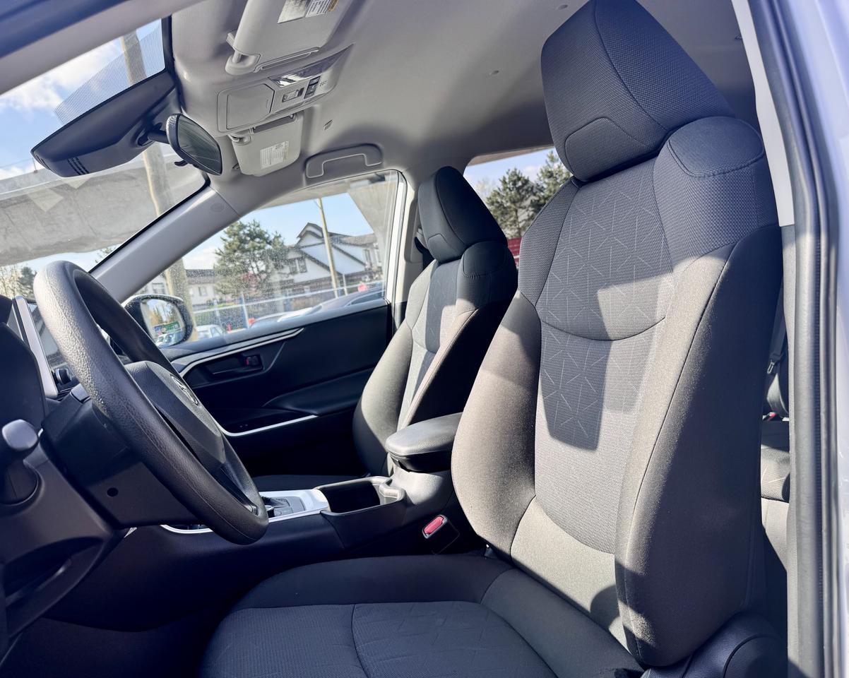 2025 Toyota RAV4 HYBRID FINANCING AVAILABLE Photo9