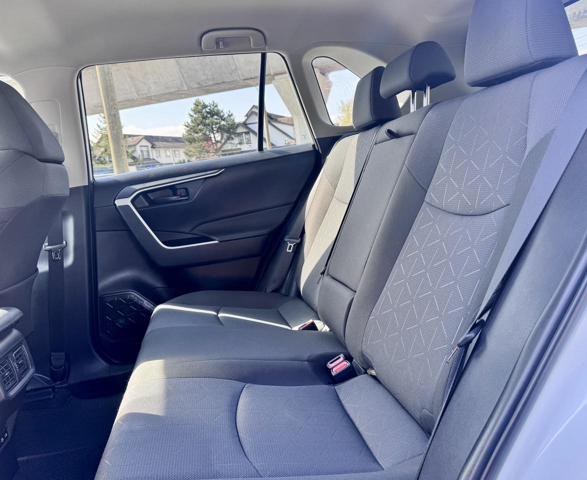 2025 Toyota RAV4 HYBRID FINANCING AVAILABLE Photo14