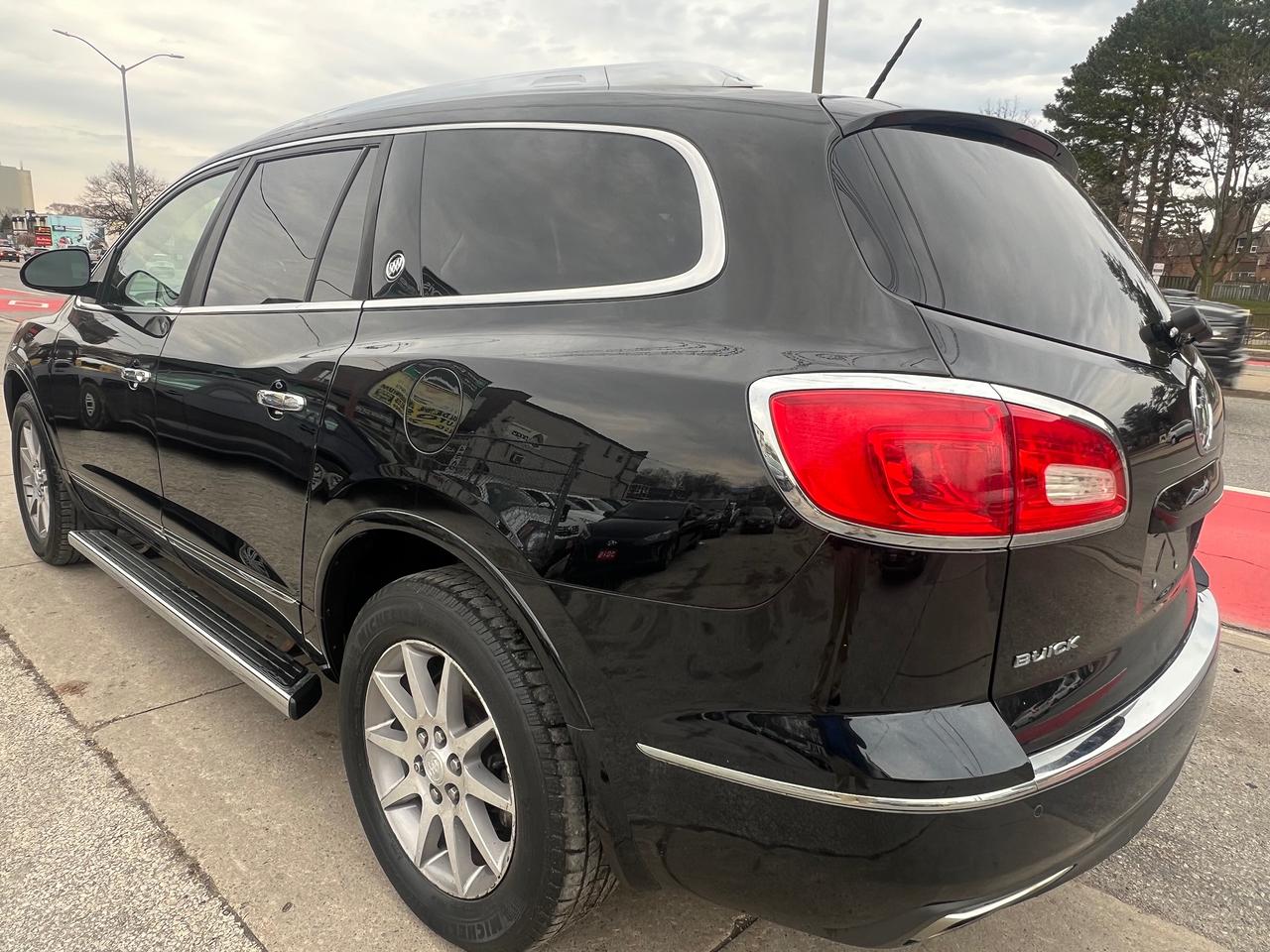 2017 Buick Enclave LEATHER -BACK CAM-BLUETOOTH-HEATED SEATS Photo