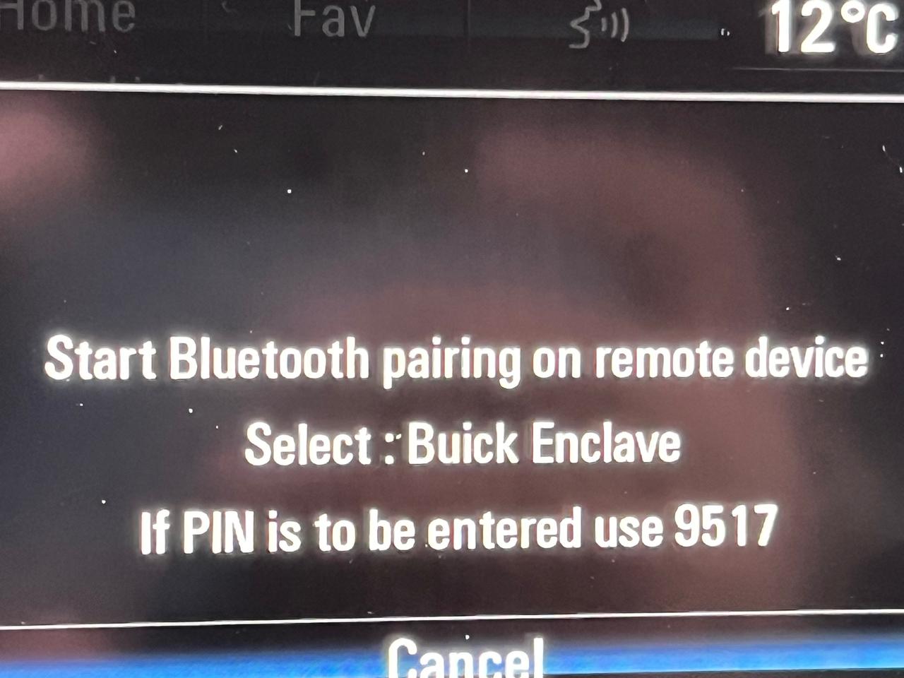 2017 Buick Enclave LEATHER -BACK CAM-BLUETOOTH-HEATED SEATS Photo