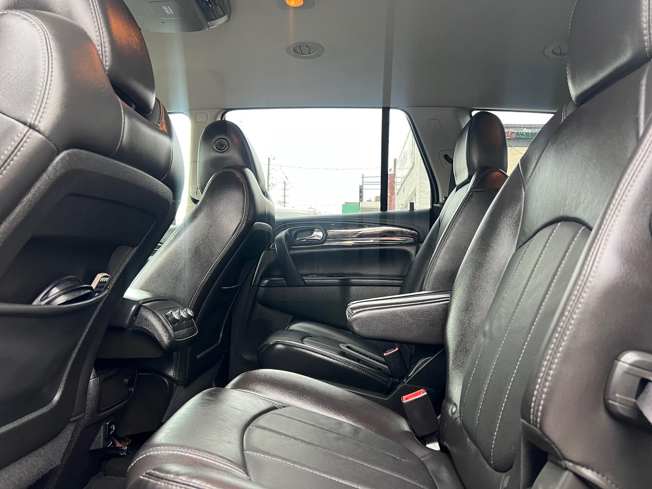 2017 Buick Enclave LEATHER -BACK CAM-BLUETOOTH-HEATED SEATS Photo