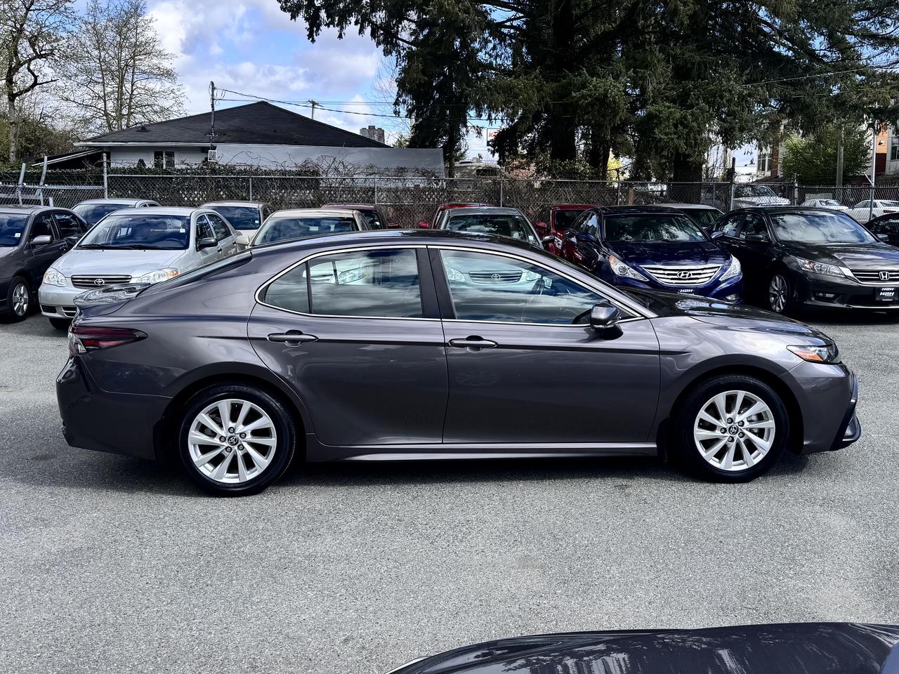 2023 Toyota Camry FINANCING AVAILABLE Photo4