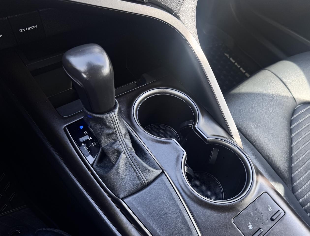 2024 Toyota Camry FINANCING AVAILABLE Photo12