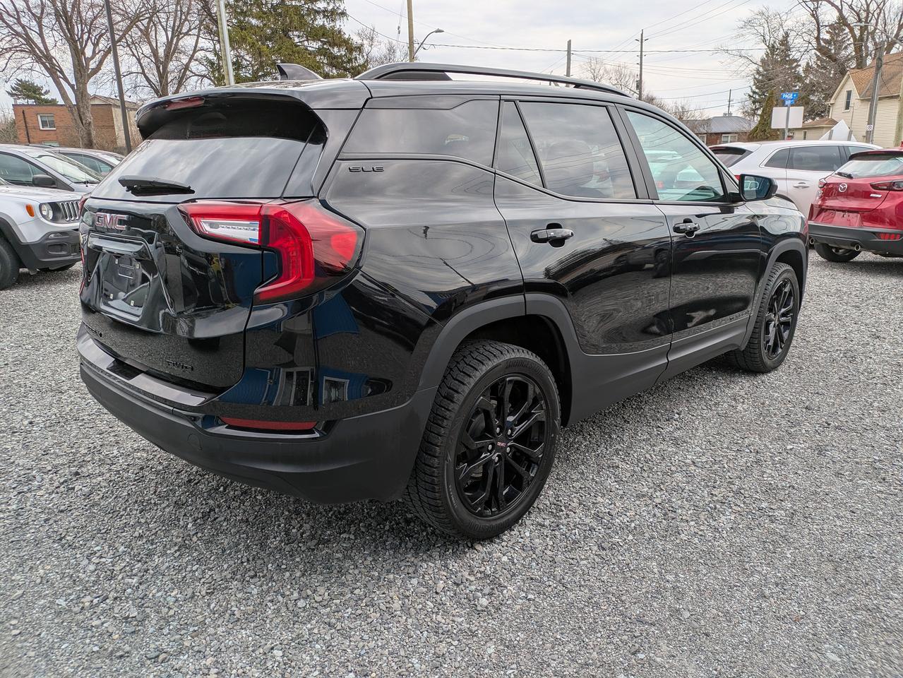 2022 GMC Terrain AWD 4DR SLE Photo4